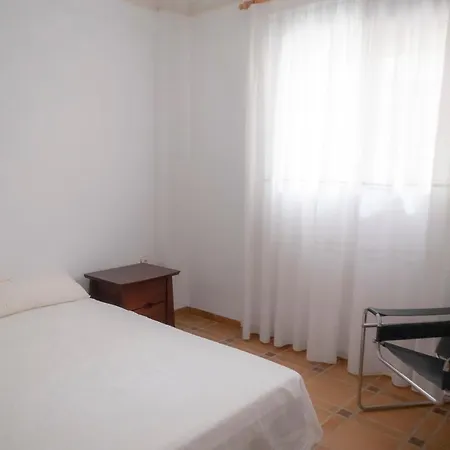 Апартаменты Comfortable And Elegant Seafront *