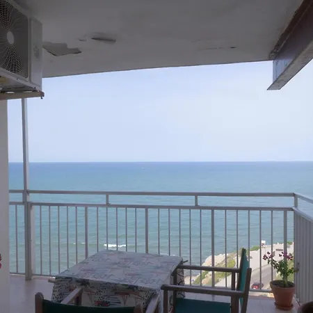 Comfortable And Elegant Seafront