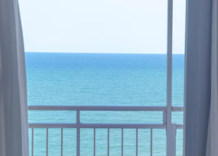 Comfortable And Elegant Seafront
